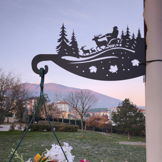 Noel Baba ve Geyikleri Figürlü Çiçeklik Askı Metali