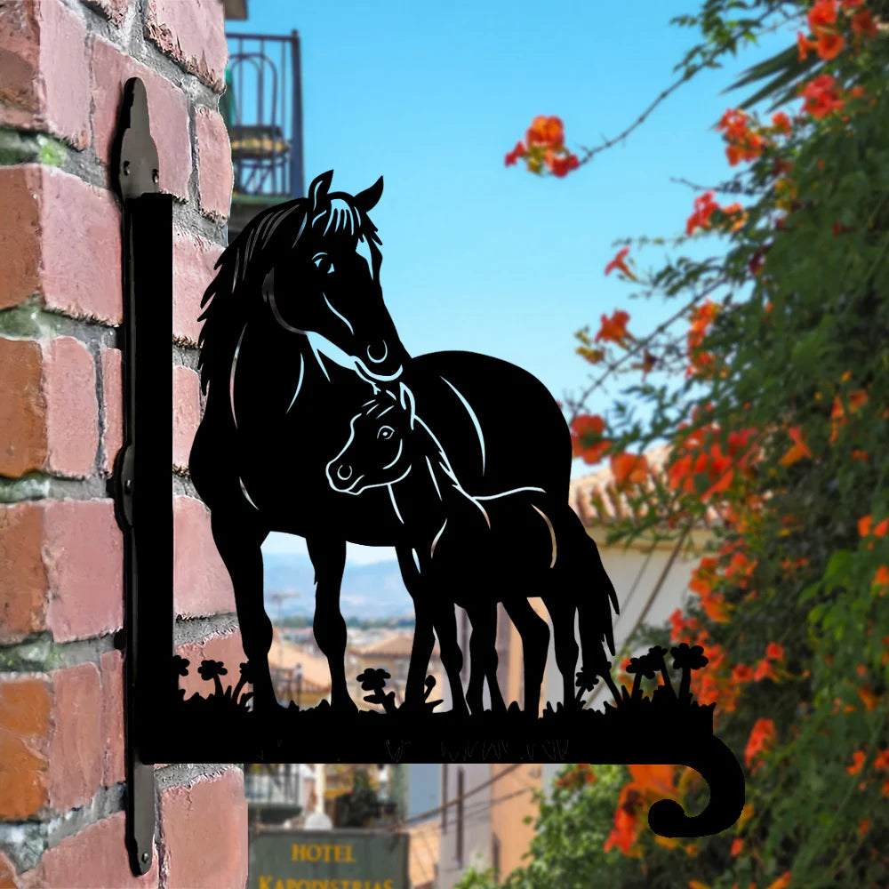 At ve Yavrusu Figürlü Çiçeklik Askı Metali