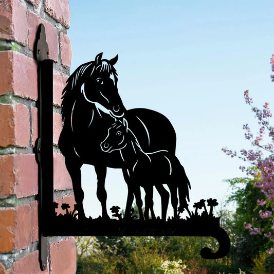 At ve Yavrusu Figürlü Çiçeklik Askı Metali