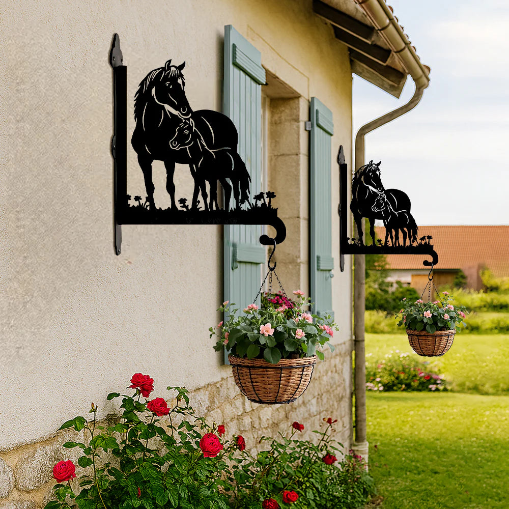 At ve Yavrusu Figürlü Çiçeklik Askı Metali