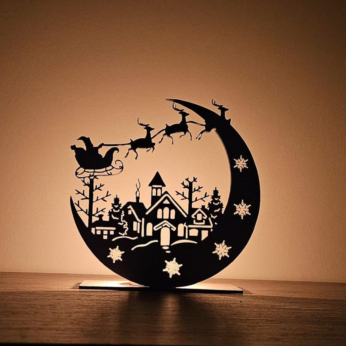 Noel Baba Gökyüzünde Mumluk Standı