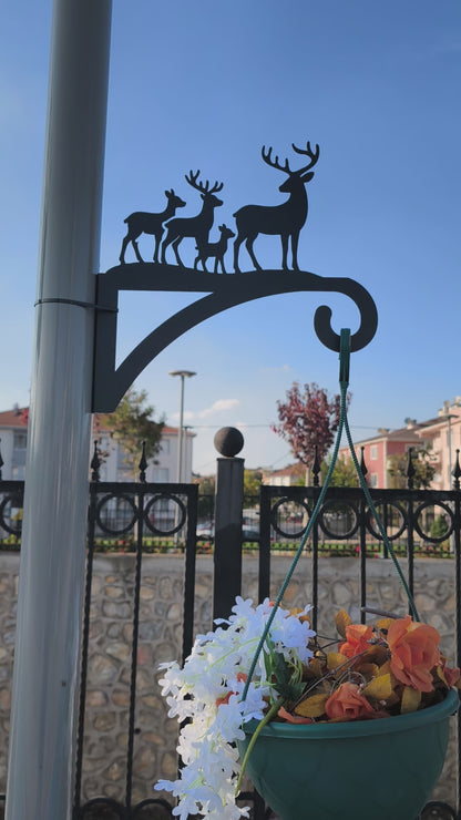 Geyikler Figürlü Çiçeklik Askı Metali