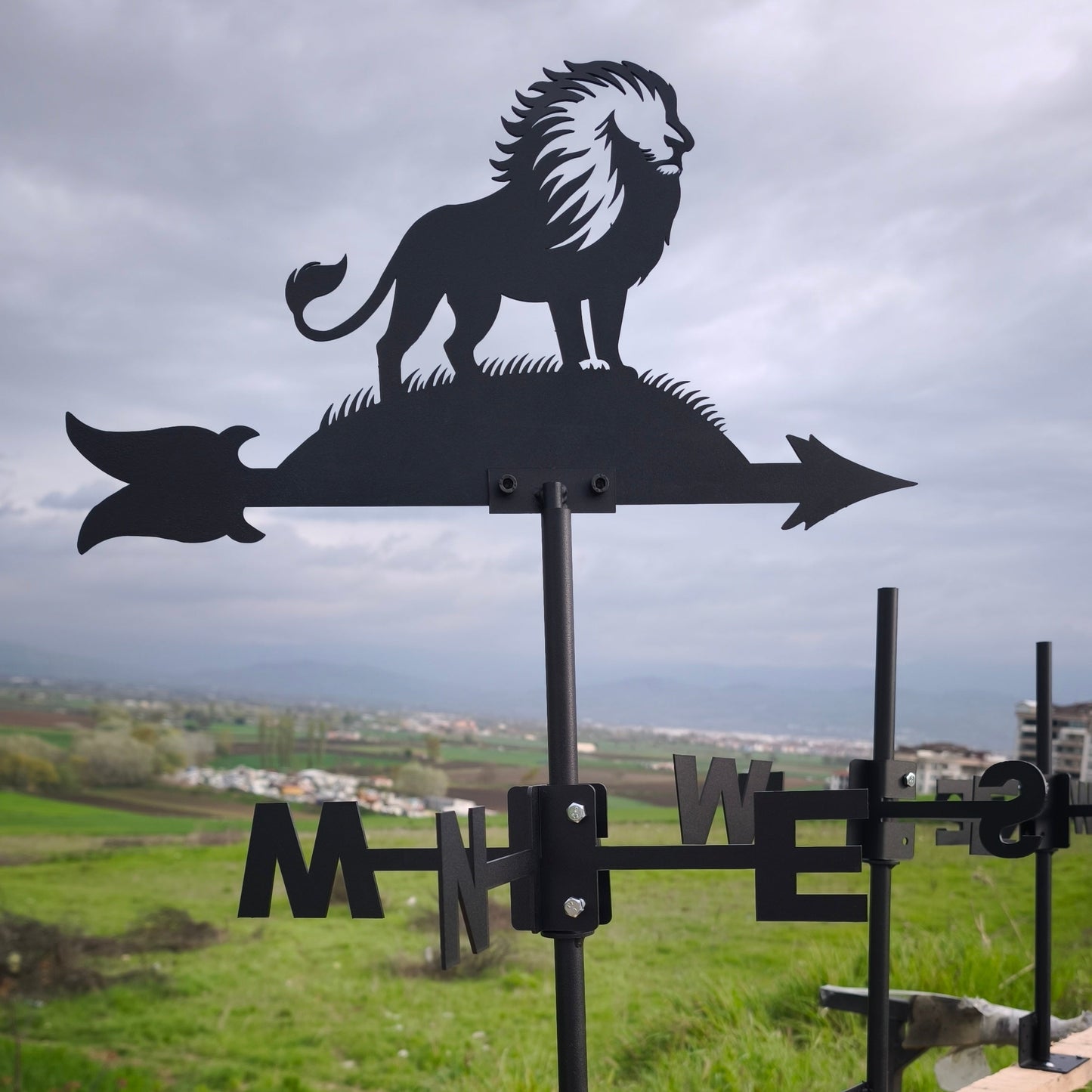 Aslan Figürlü Rüzgar Gülü
